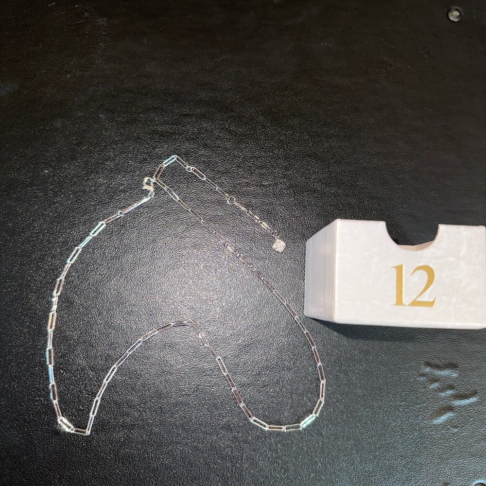 Kendra Scott 2025 12 Days of Joy Silver Box - Picture 14 of 16